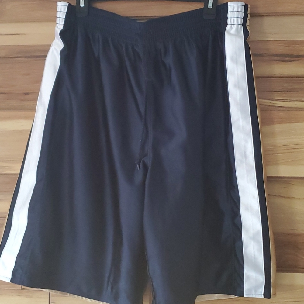 Reversible athletic shorts - Picture 3 of 4